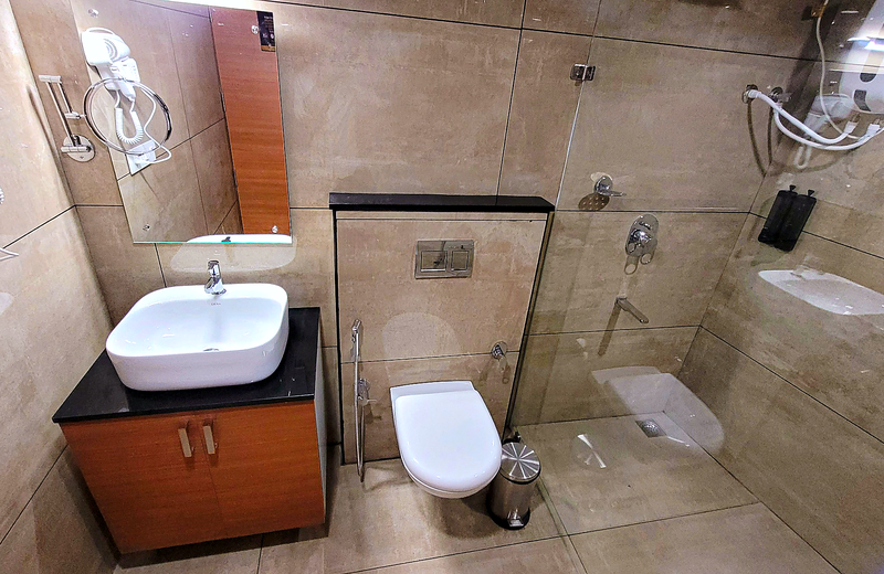 Suburban Residency hotel room and serviced apartment in Kottayam – view 4